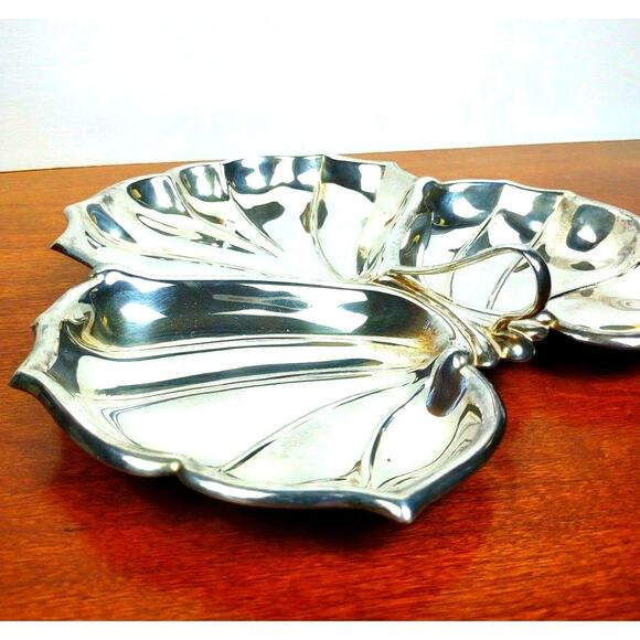 Vintage Silver Plated Divided Leaf Serving Plate With 3 Sections With Handle - Picture 7 of 8